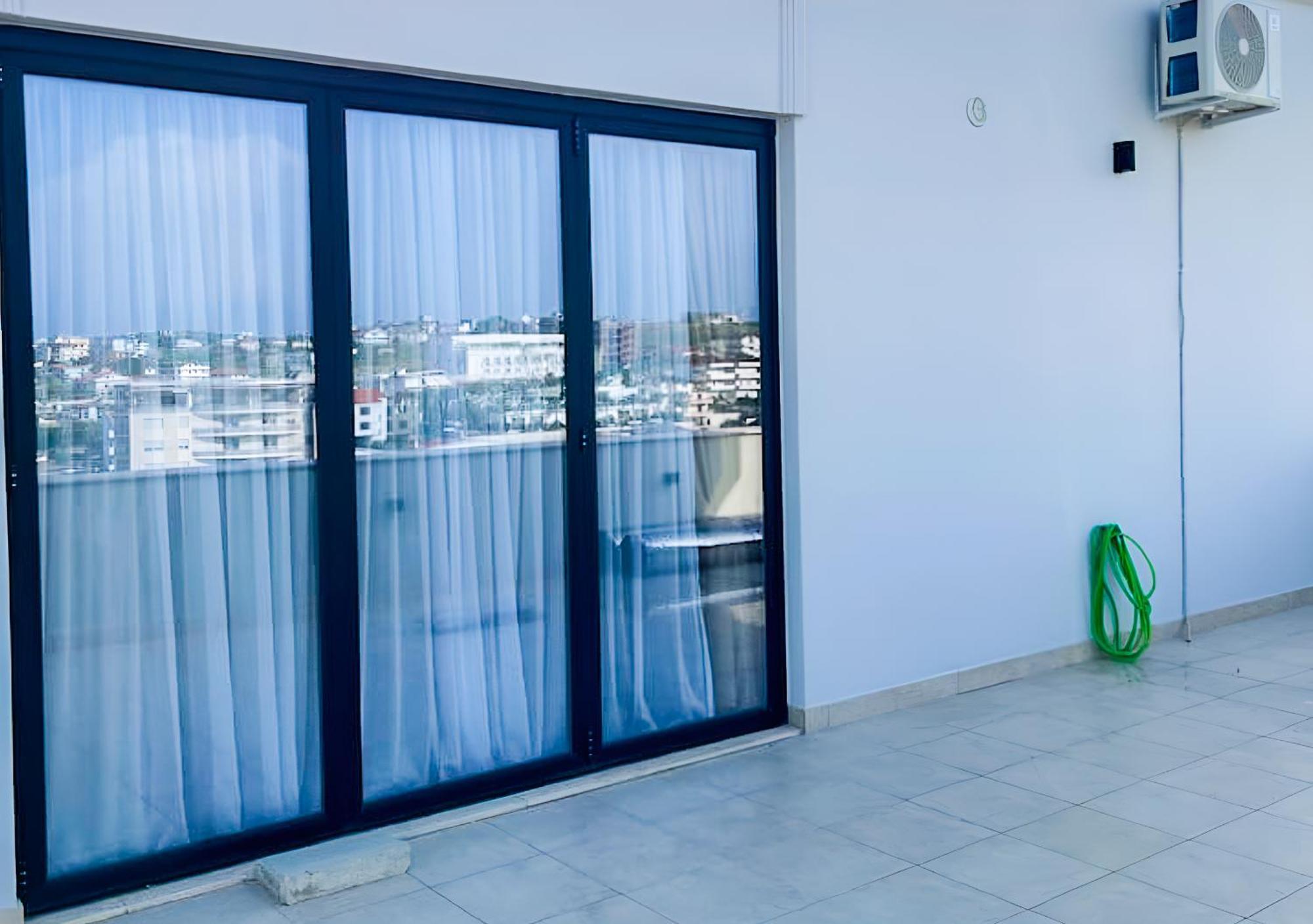 Yellow Building Durrës Exterior foto
